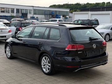 Volkswagen Golf - 6