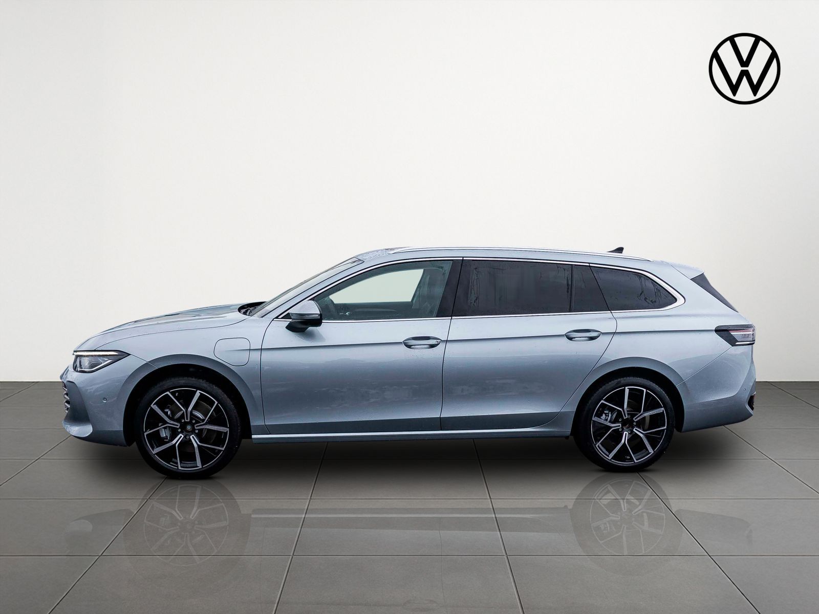 Volkswagen Passat Var. Elegance 1.5 eHybrid DSG Navi LED Hu imagem 3