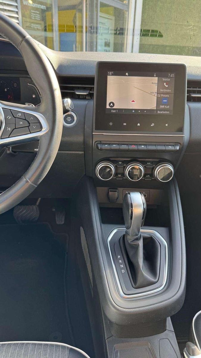 Fahrzeugabbildung Renault Clio Intens TCe 130 EDC