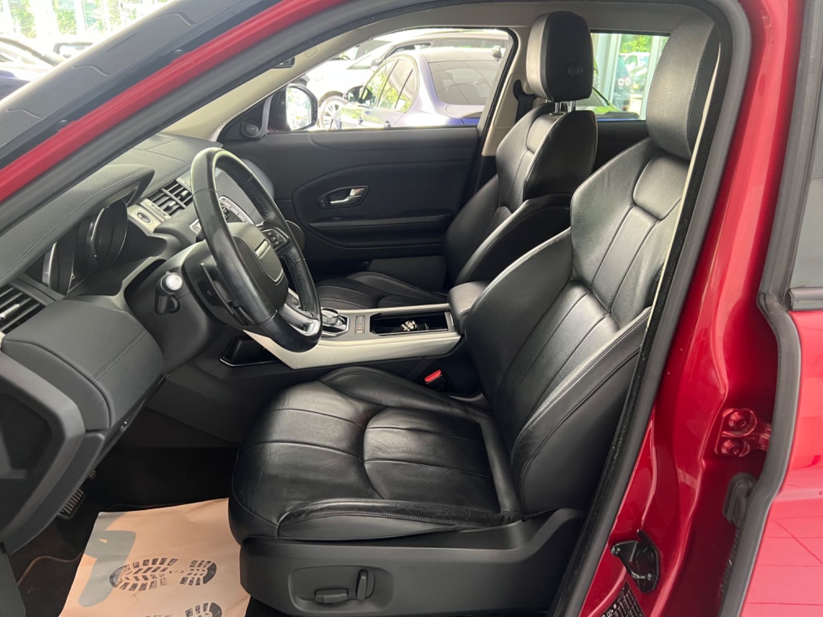 Fahrzeugabbildung Land Rover Range Rover Evoque SE