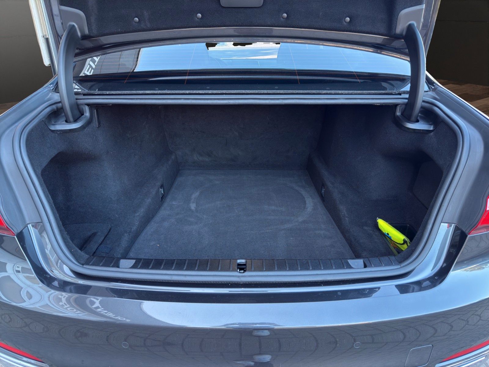 Fahrzeugabbildung BMW 750i xDrive*StHeiz*B&W*Head-Up*Schiebedach*Laser