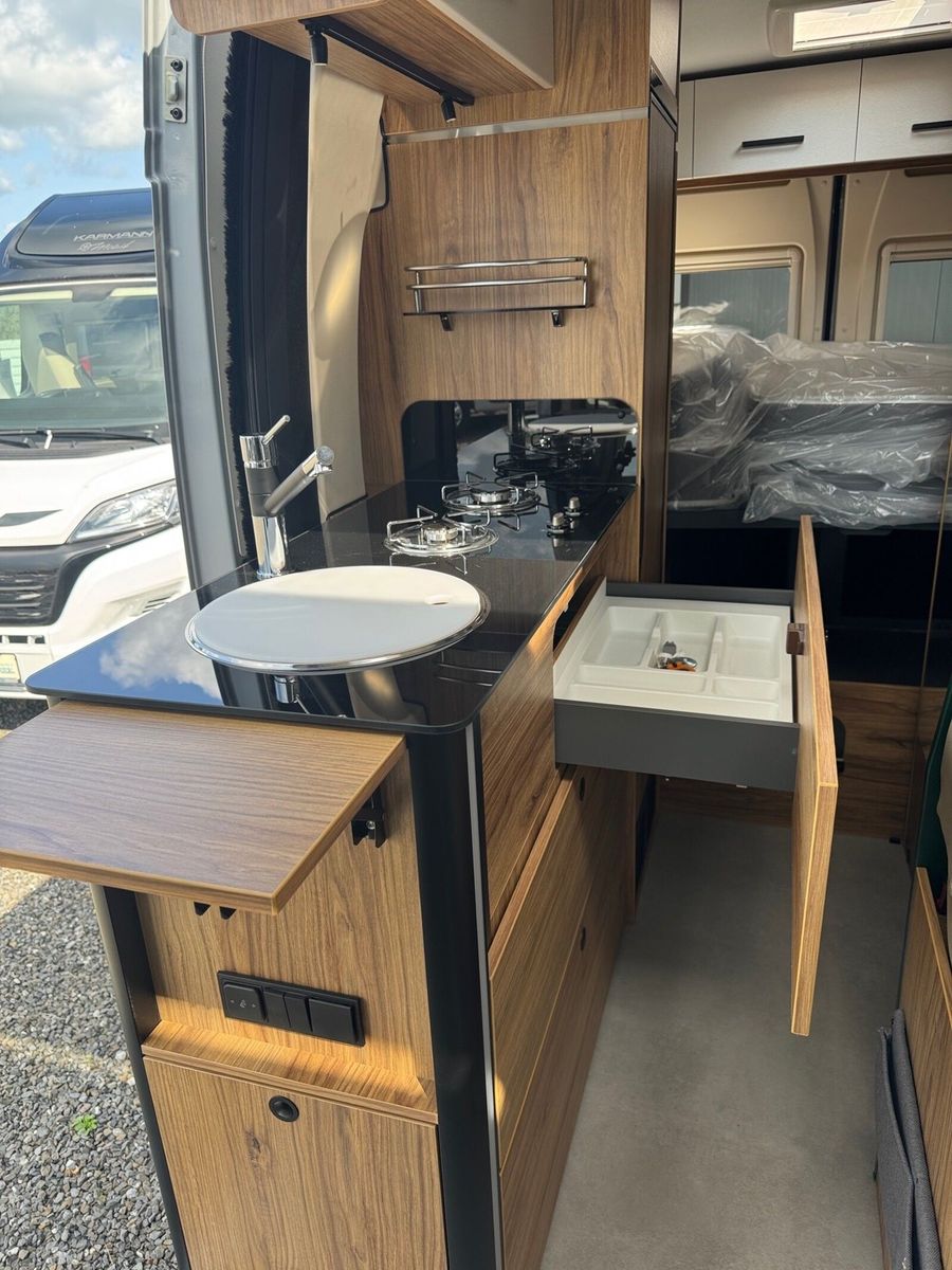 Fahrzeugabbildung Karmann Dexter DE 580 140 PS und Concept Paket
