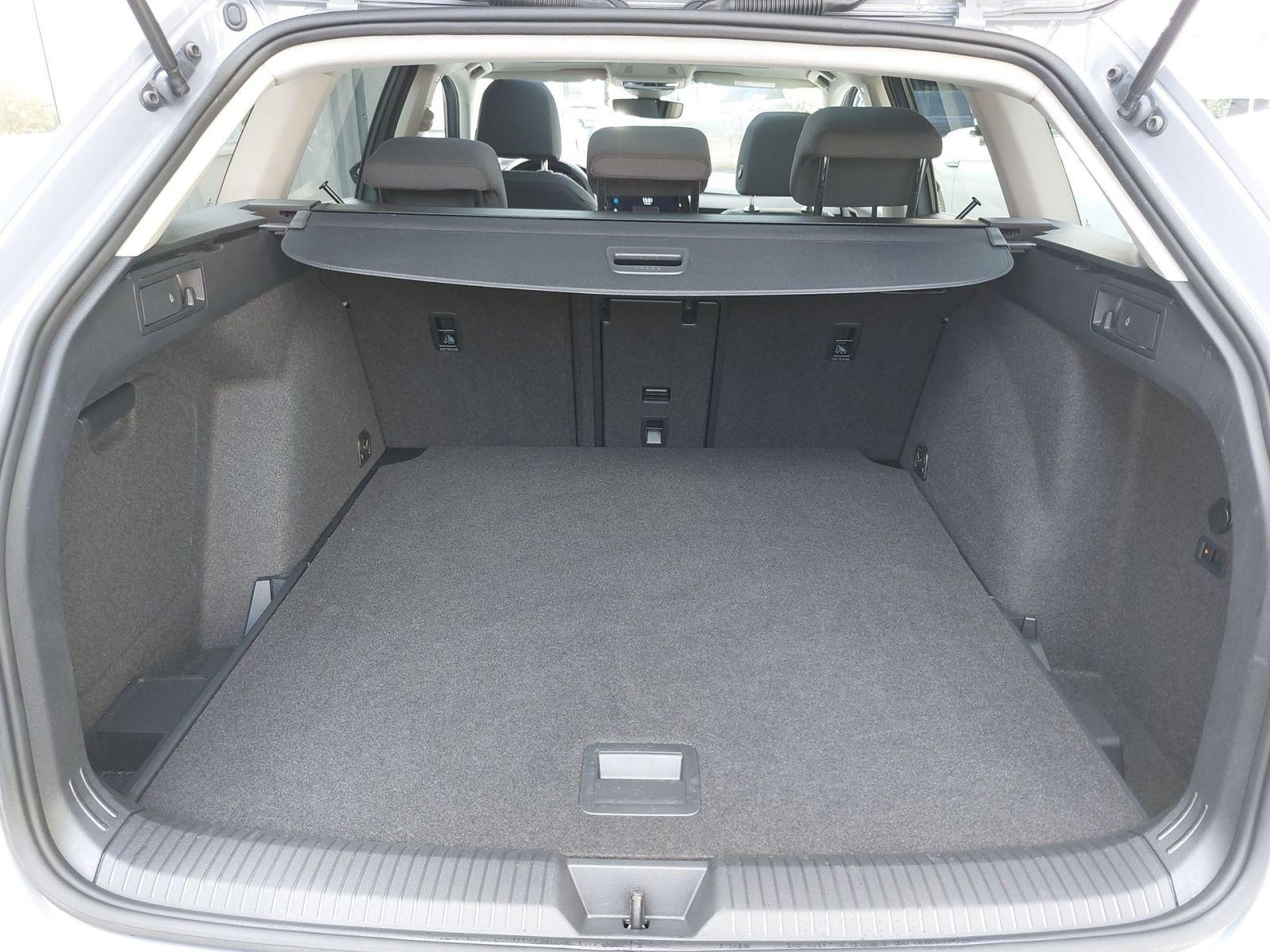 Volkswagen Golf VIII Variant 2.0 TSI DSG Style Navi AHK Pan, миниатюра 6