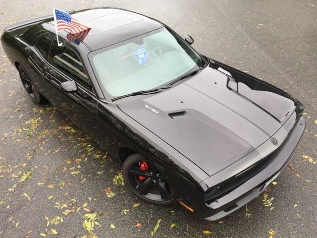 Fahrzeugabbildung Dodge Challenger 6.1 SRT-8 Neuwagenimport EU Navi SD