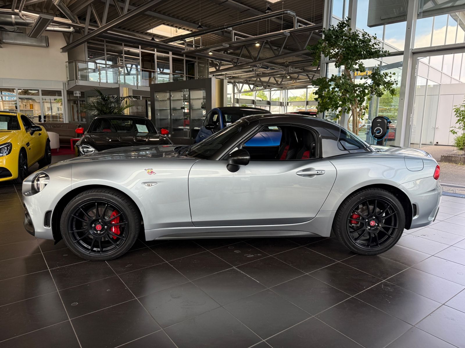 Fahrzeugabbildung Abarth 124 Spider GT HARDTOP LED LEDER