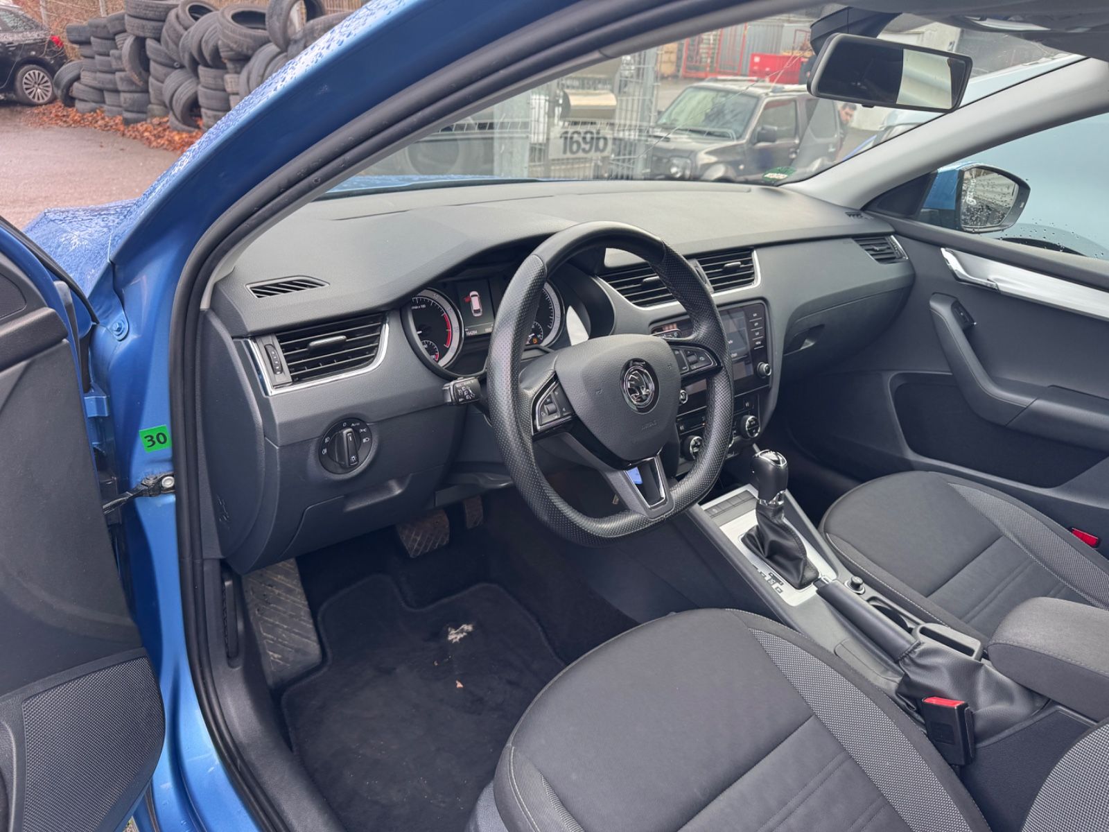 Fahrzeugabbildung SKODA Octavia Combi Ambition DSG+Navi+Alu
