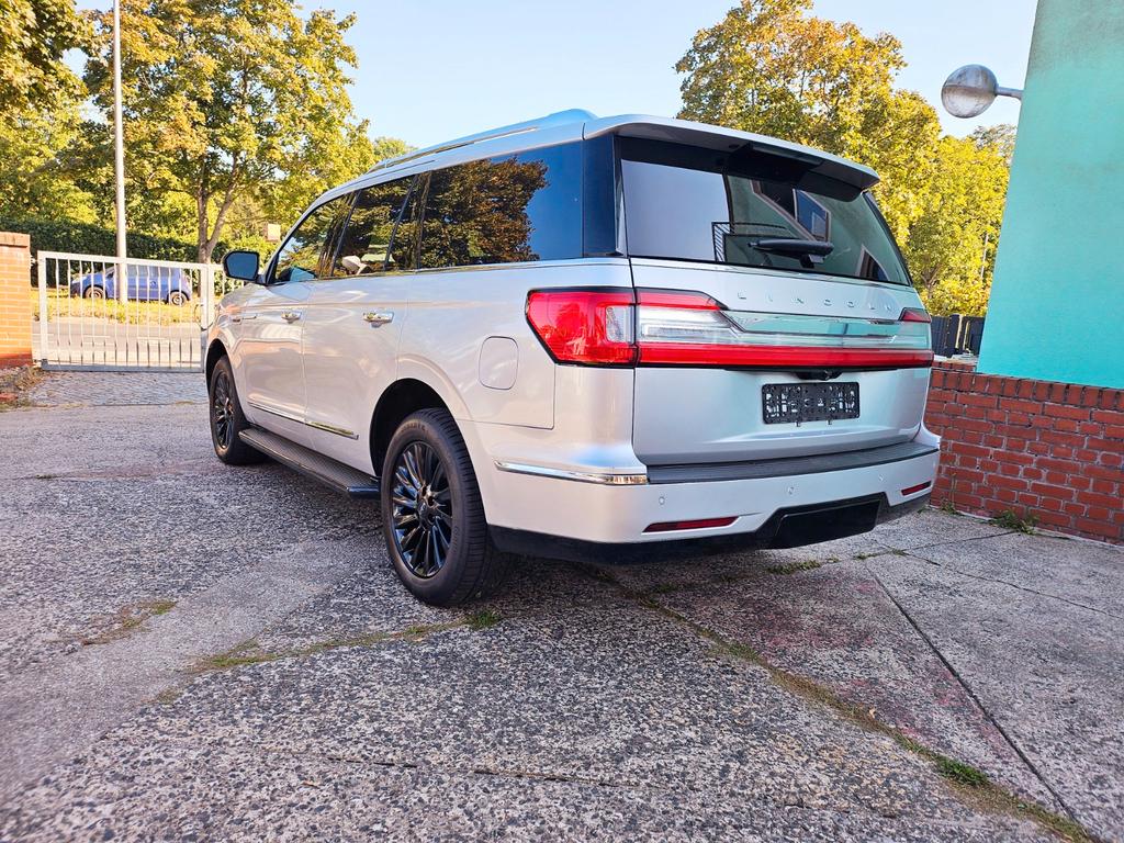 Lincoln Navigator