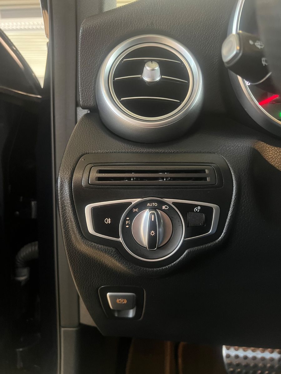 Fahrzeugabbildung Mercedes-Benz GLC 200 4Matic AMG LINE Night Pkaet *1.HAND*