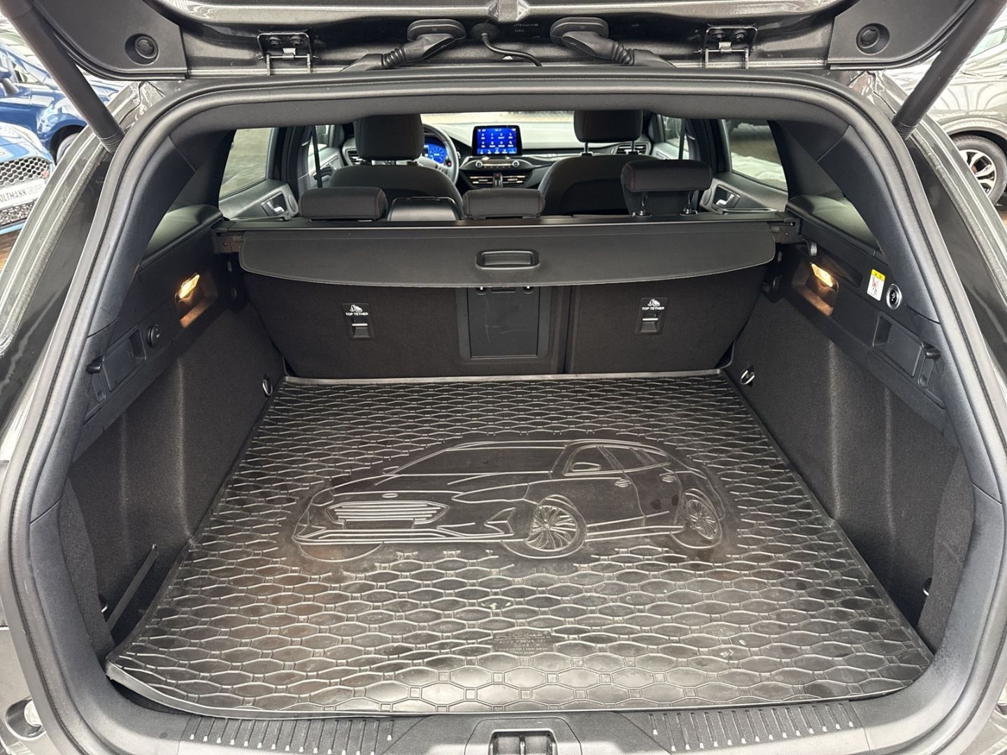 Fahrzeugabbildung Ford Focus Turnier ST-Line X AHK schwenkbar TWA Winte