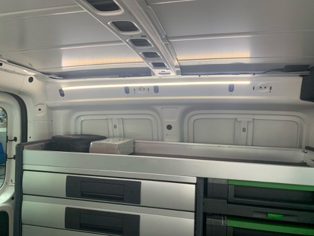 Fahrzeugabbildung Volkswagen Caddy Kasten Kurz 2.0 TDI KLIMA RADIO PDC REGALS
