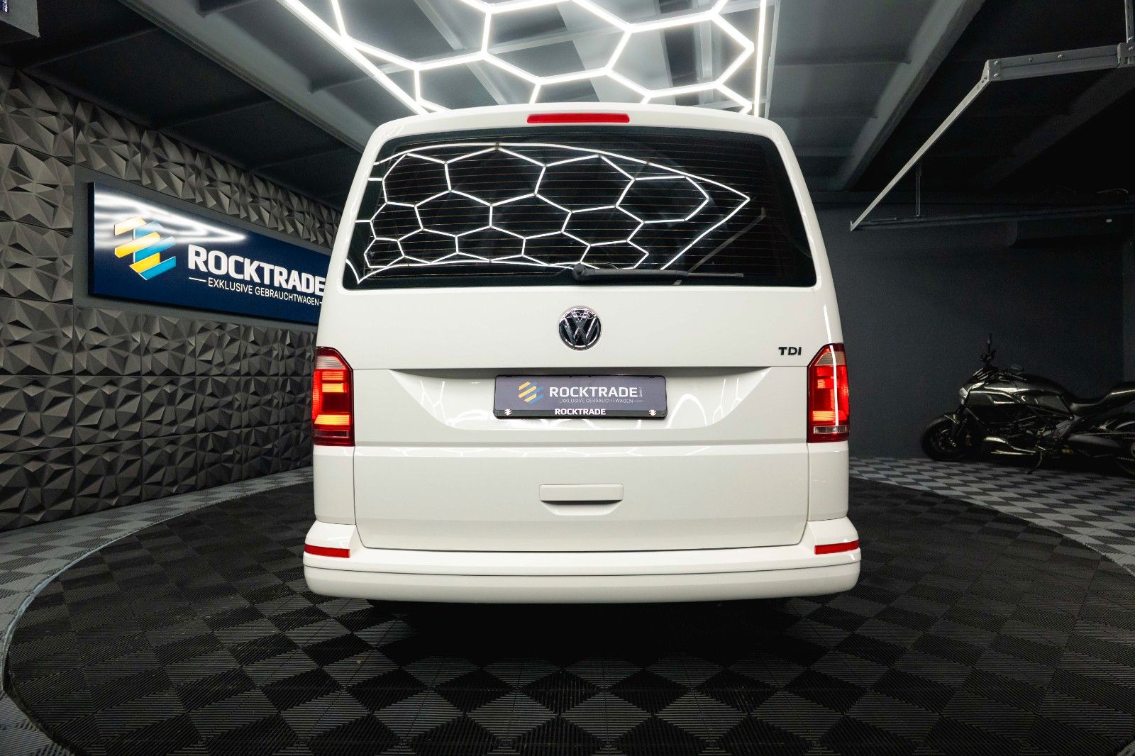 Fahrzeugabbildung Volkswagen T6 Transporter Kombi 8 Sitze *Klima*TÜV Neu*