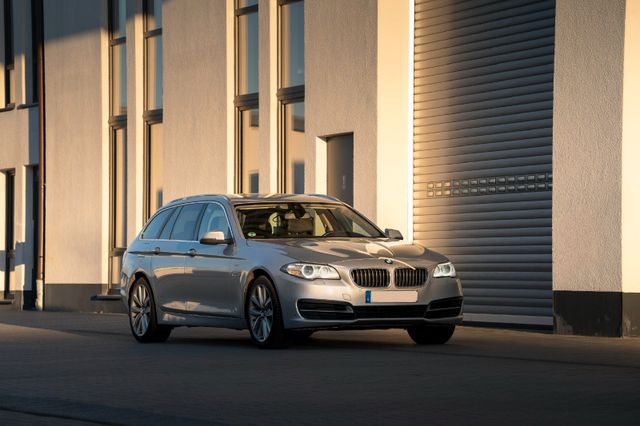 BMW 530d xDrive Touring A Luxury Line Luxury Line
