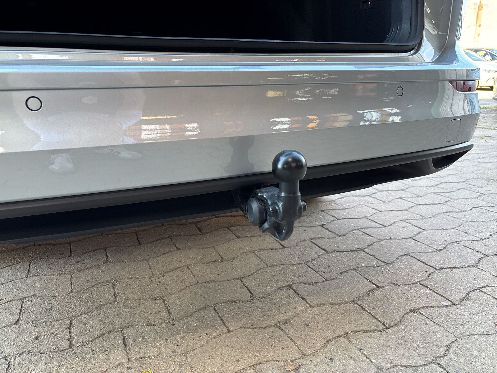 Fahrzeugabbildung Volkswagen Golf Variant 2.0 TDI Life AHK Kamera LED ACC SHZ