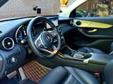 Mercedes-Benz GLC 300 e 4MATIC Autom. Panorama, Dach und Voll - mit Hybrid-Antrieb: Weiß, Sitzbelüftung, Geländewagen