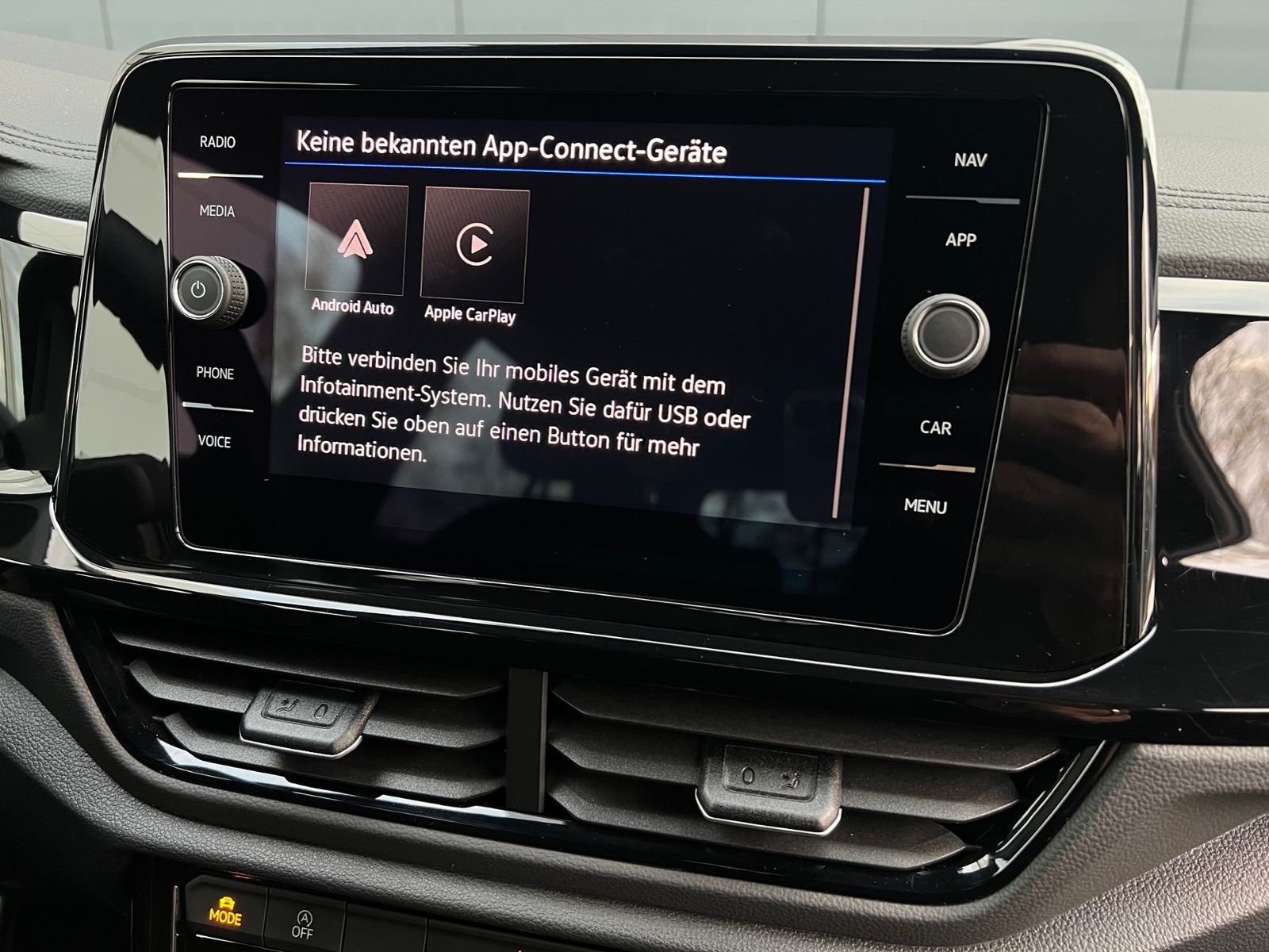 Fahrzeugabbildung Volkswagen T-Roc R-Line 1.5 TSI DSG *AHK, LED, Black Style,