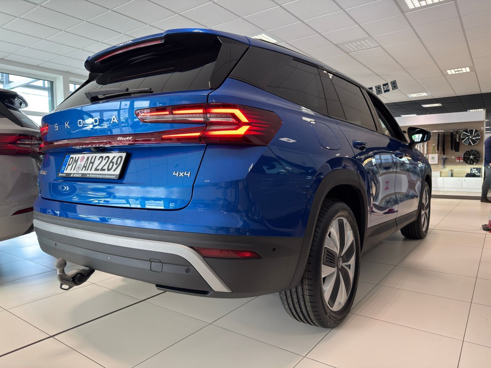 Fahrzeugabbildung SKODA Kodiaq 2.0 TSI 4x4*360°Cam*AHK*Massage*StHz*Head