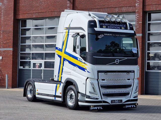 Volvo FH 13.500 Globetrotter XL 4x2 - NEW - Performanc