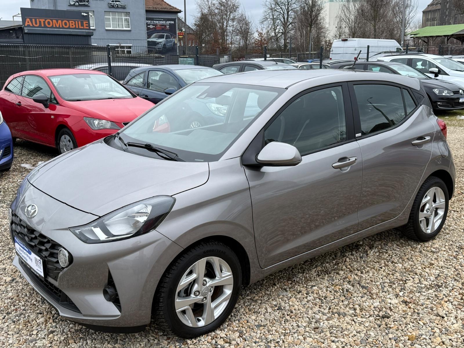 Hyundai i10  1.0 Klima/SHZ/Tel/CarPlay/PDC/TÜV neu!