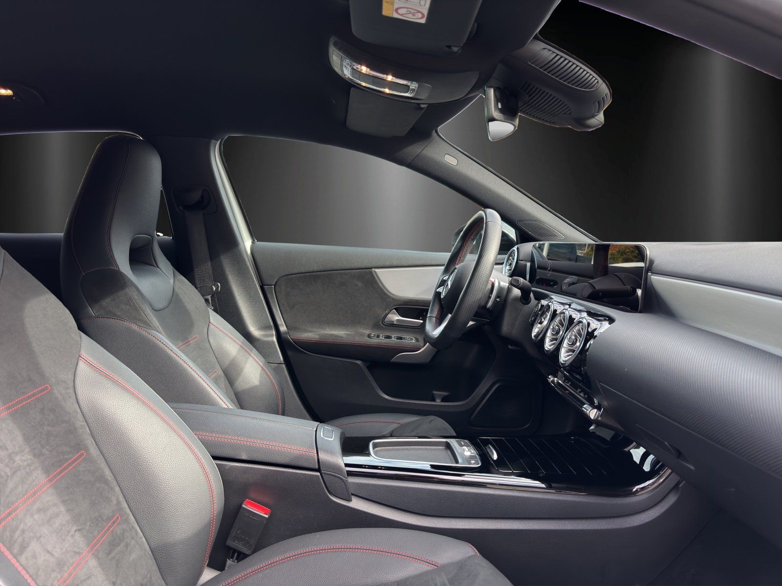 Fahrzeugabbildung Mercedes-Benz A 180 d AMG Distro KeyGO NIGHT Kamera LED