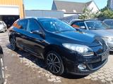 Renault Megane III Grandtour BOSE Edition 2,0 *Automatik - Renault Megane mit Benzin-Antrieb: Kombi, 2.0