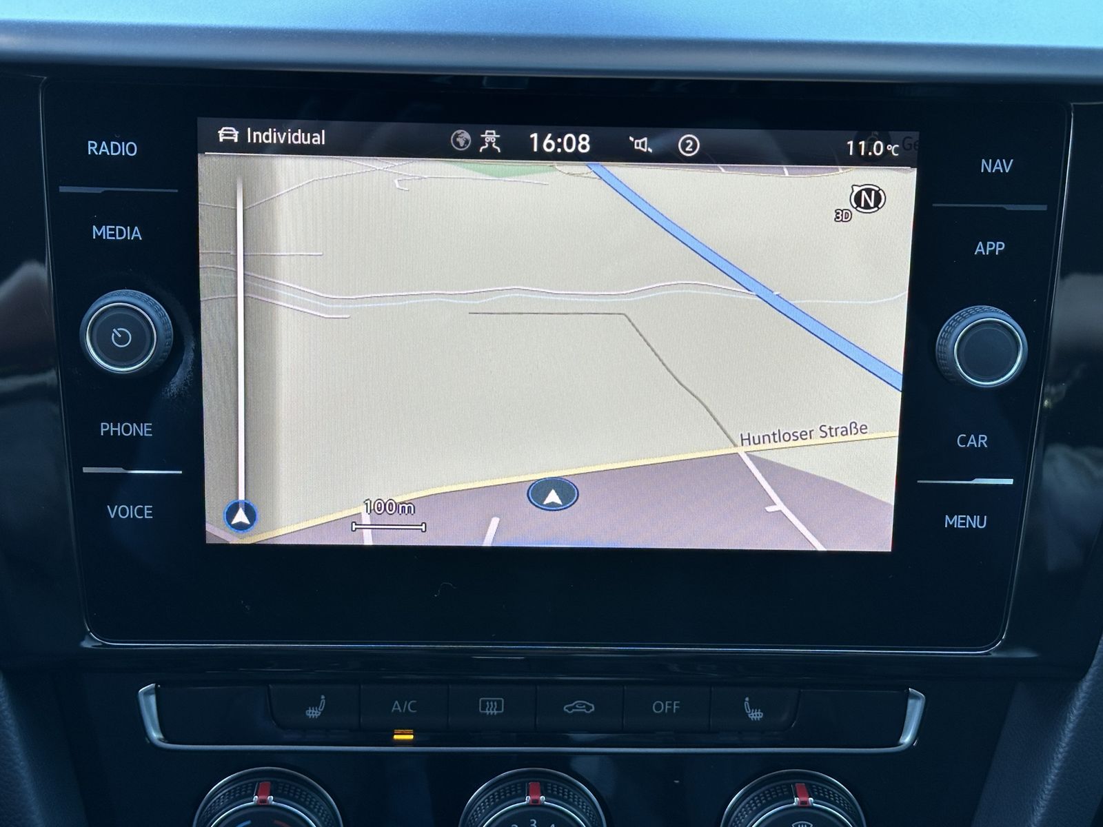 Fahrzeugabbildung Volkswagen Arteon 2.0 TDI DSG R-Line NAV+LED+ACC+V-COCKPIT