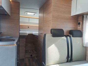 Weinsberg CaraHome 650 MEG 