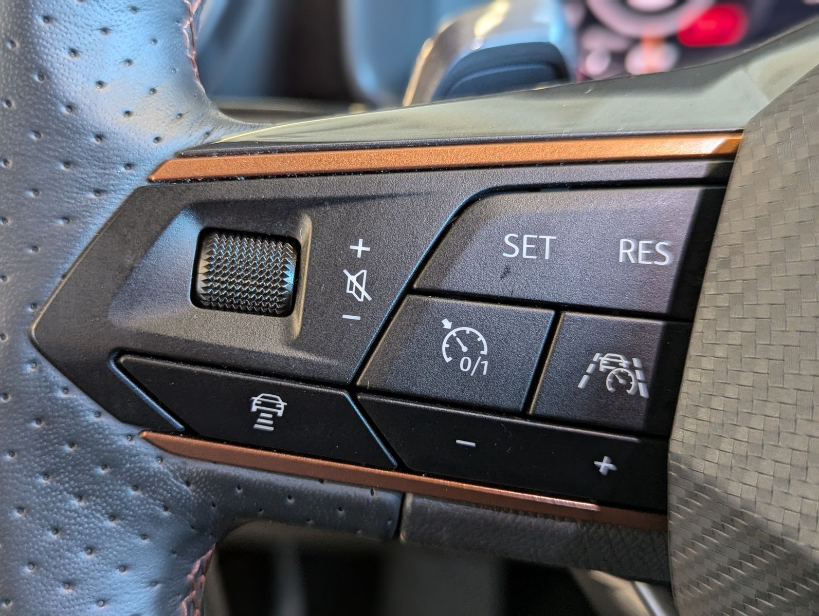 Fahrzeugabbildung CUPRA Leon 1.5eTSI DSG Matrix Cam Vision+ Full Link