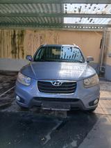 Hyundai Santa Fe - Hyundai SANTA FE aus 2011 mit Diesel-Antrieb