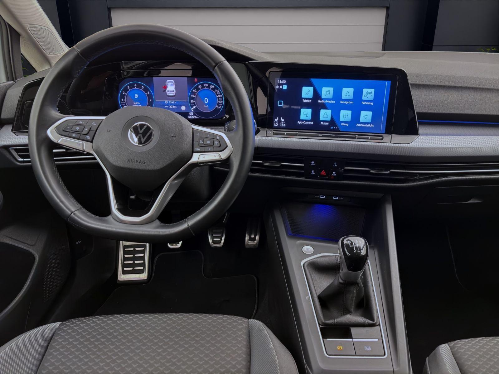 Volkswagen Golf 1.5 TSI ACTIVE STDHZG NAVI KAMERA HuD