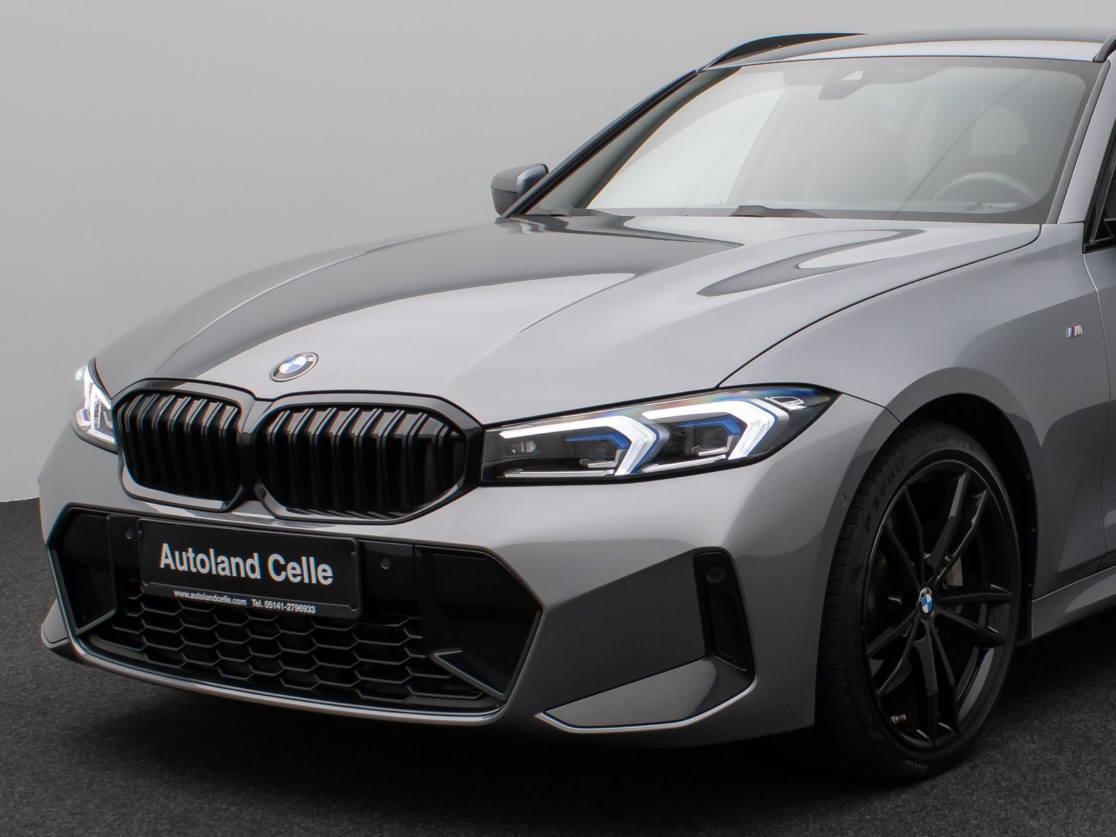 Fahrzeugabbildung BMW 330i xD M Sport Kamera HUD DAB HiFi Parks 19Zoll