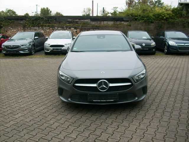 Mercedes-Benz A 180 d DCT, AC, PDC, Leder