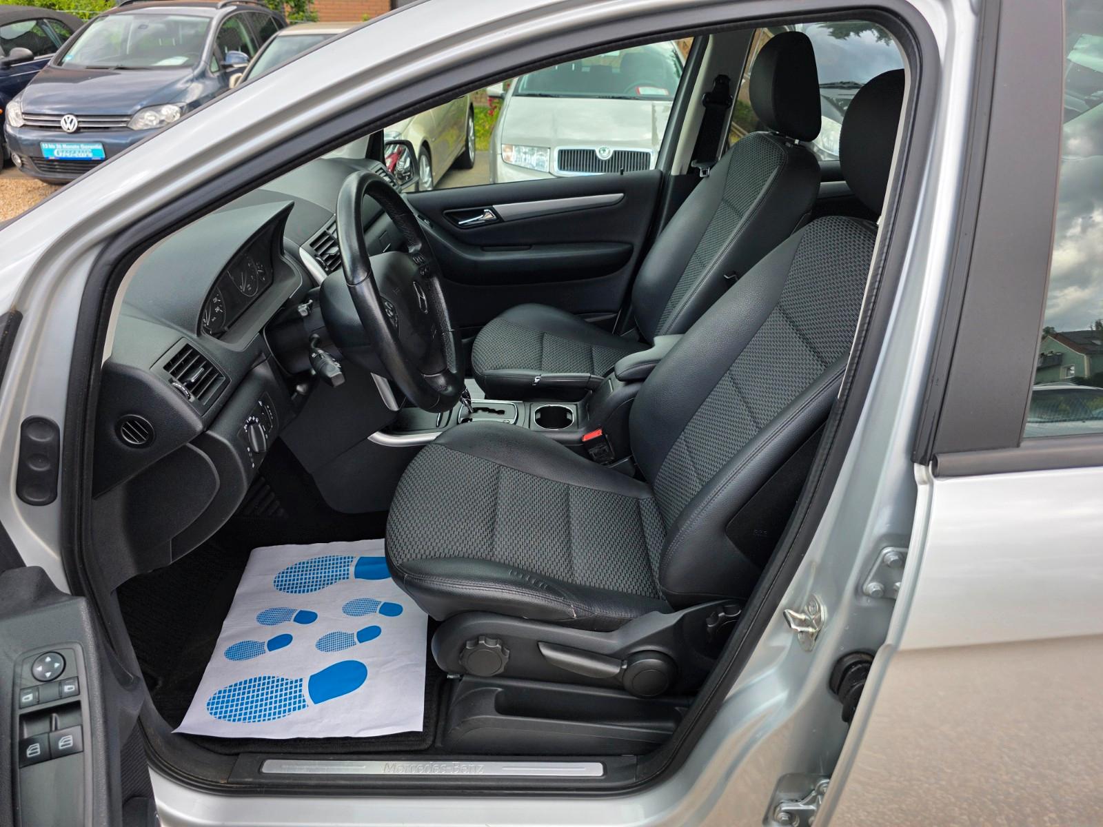 Mercedes-Benz A 180 AVANTGARDE Automatik*Navi*Leder*PDC*Sitzh.