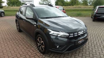 Dacia Sandero Stepway Expression +TCe 110 PS mit Winte