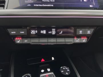 2021 AUDI Q4 E-TRON — миниатюра 19