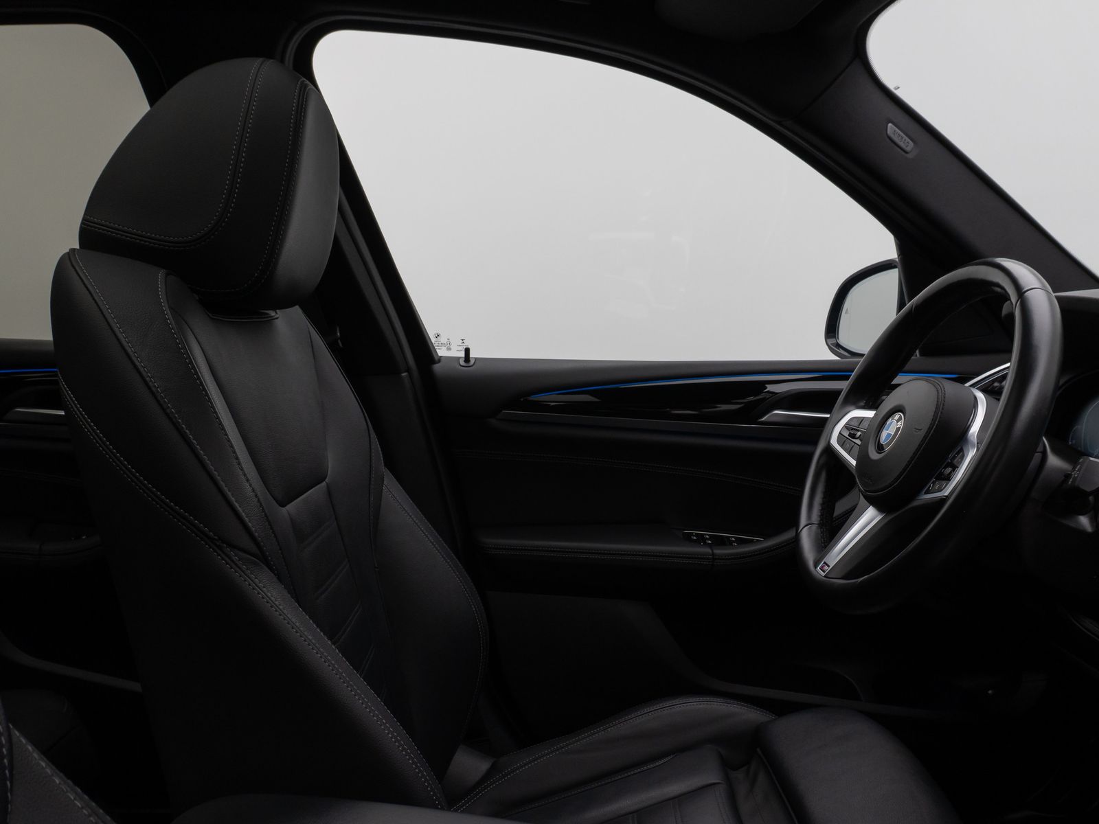 Fahrzeugabbildung BMW X3 xD30e Panorama HUD DAB HiFi Komfort Sport 20"