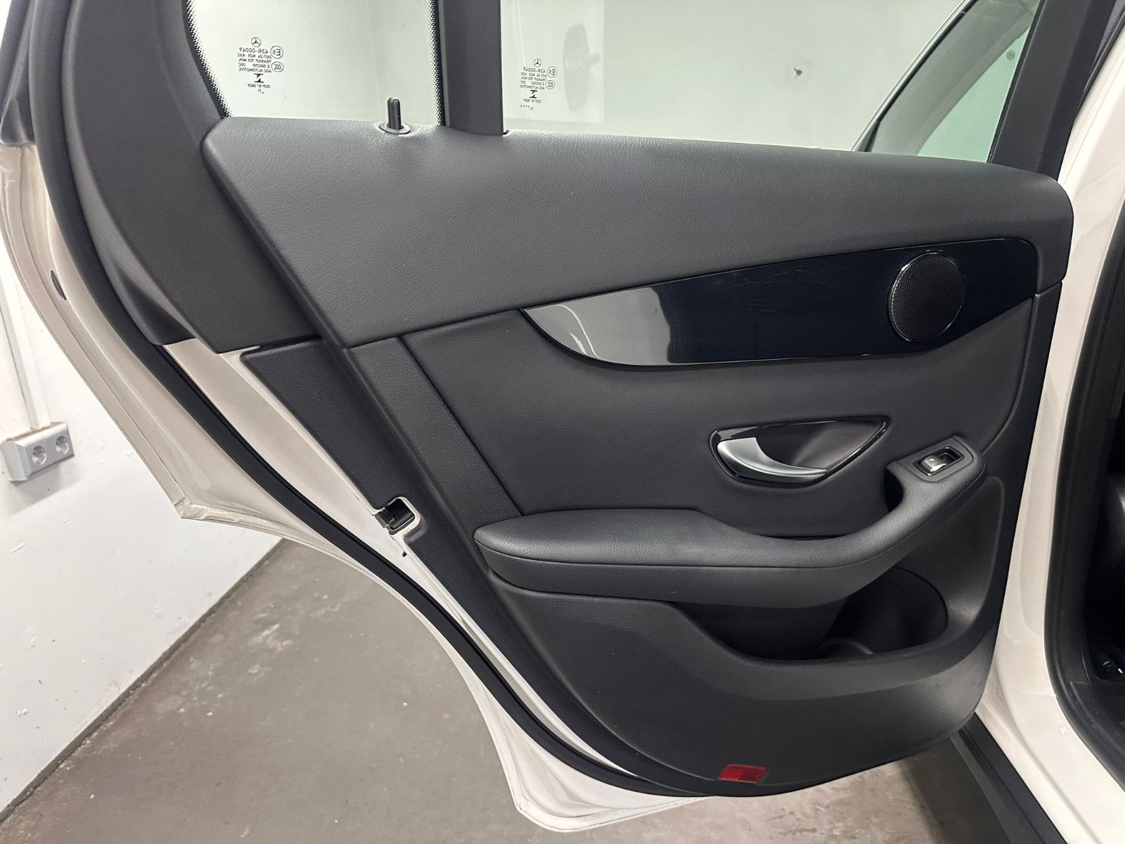 Fahrzeugabbildung Mercedes-Benz GLC 200 d 4MATIC Autom.*PANORAMA*CARPLAY*
