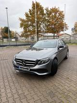 Mercedes-Benz E 250 Aut., Night package, 04.2017, 106.46 km - : Grau, Sitzbelüftung, Limousine