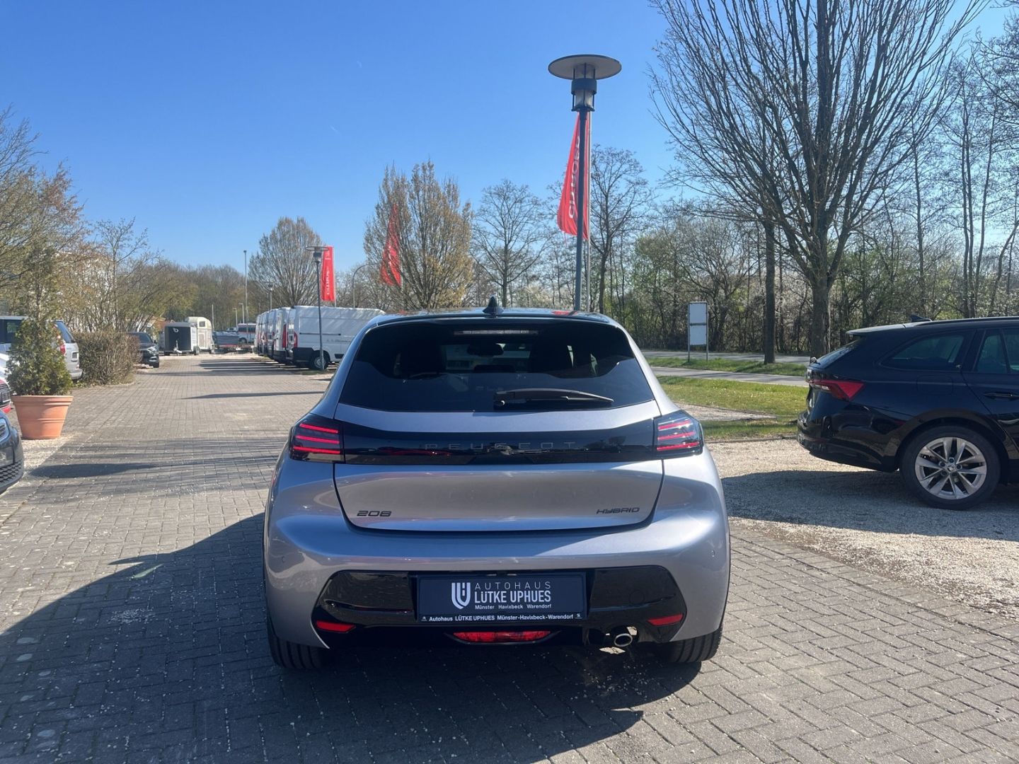 Fahrzeugabbildung Peugeot 208 GT Hybrid 110 e-DSC6 Panorama Navi ACC 360