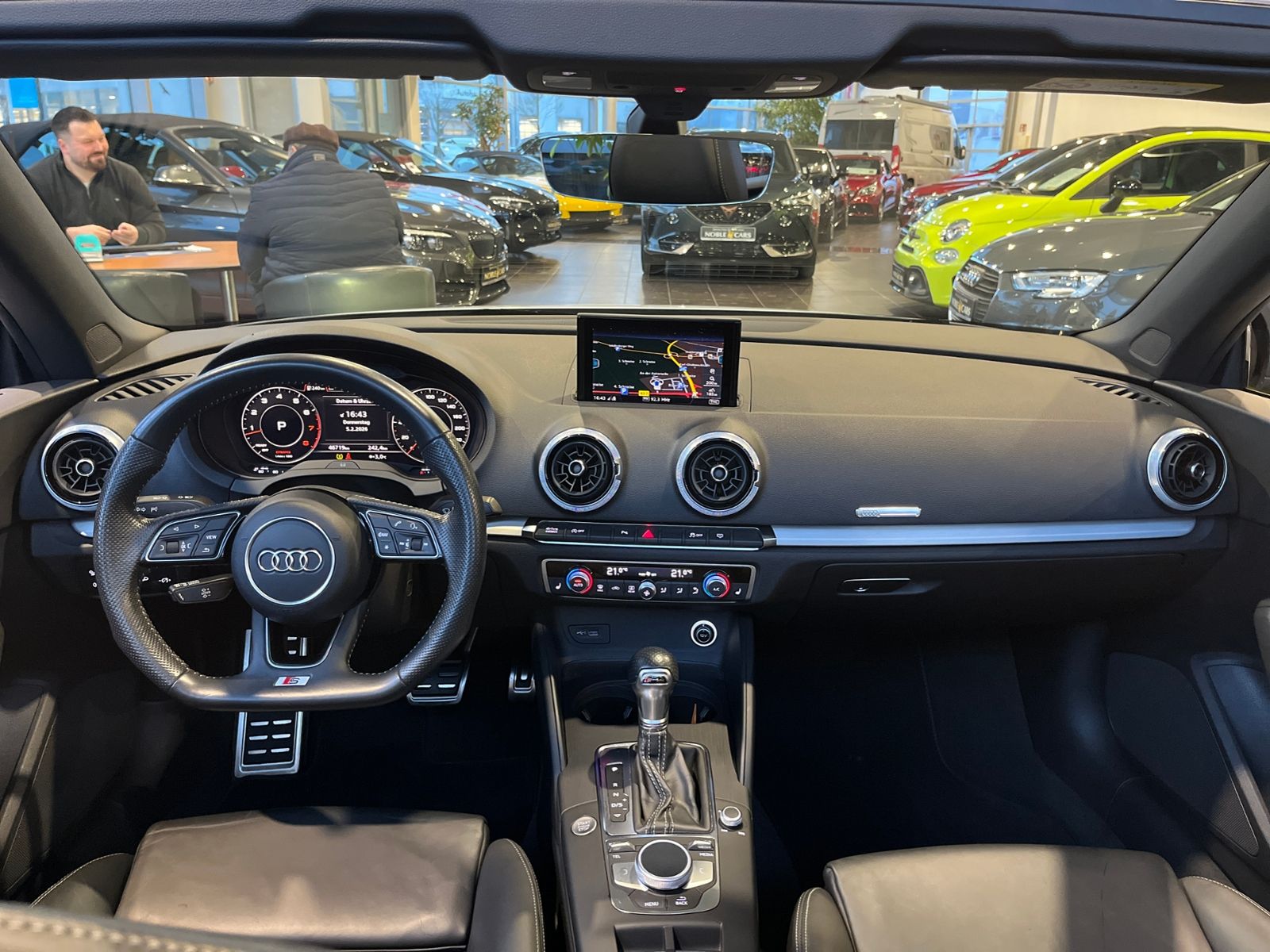 Fahrzeugabbildung Audi A3 Cabriolet 35 TFSI S line sport MATRIX LED NAV