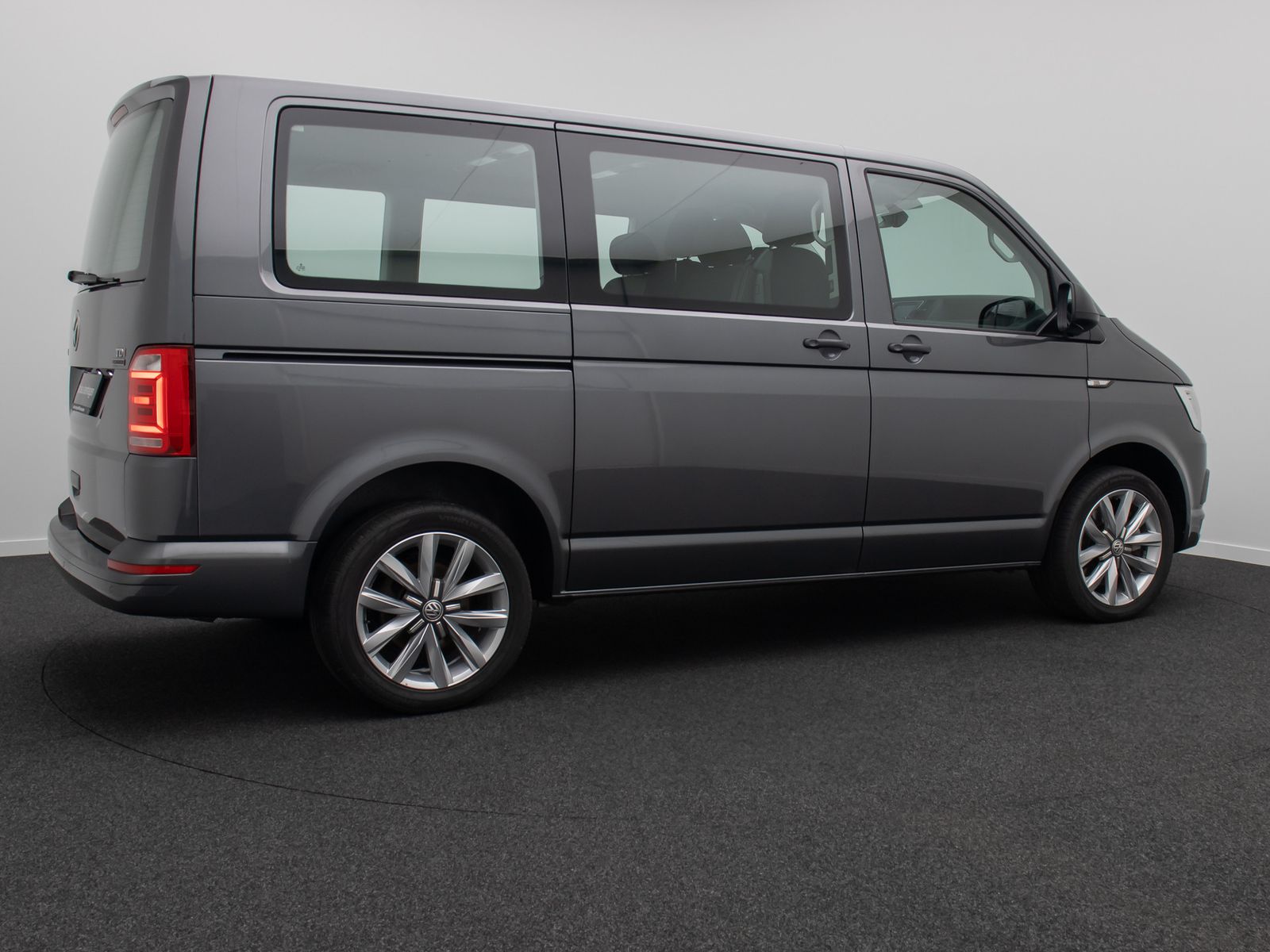 Fahrzeugabbildung Volkswagen T6 Multivan PDC Standhzg Sitzhzg Navi 7Sitz
