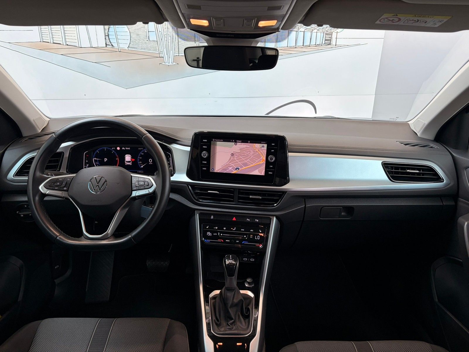 Fahrzeugabbildung Volkswagen T-Roc Life 2,0 TDI DSG +Kamera+ Navi + ACC + LED