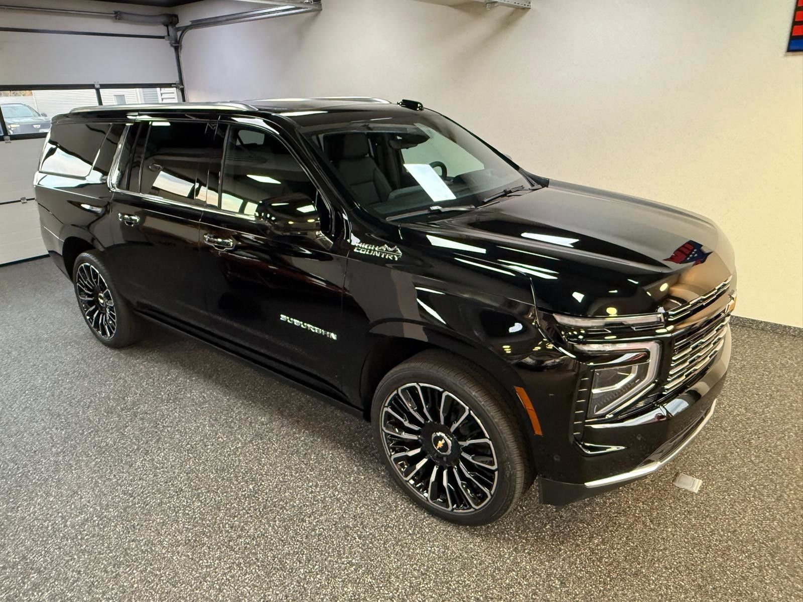 Fahrzeugabbildung Chevrolet 2026 SUBURBAN HIGH COUNTRY 24"-PANORAMA