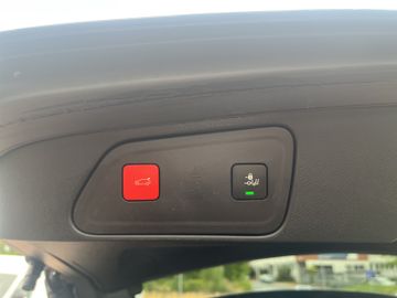 Peugeot 3008 GT PT 130 Navi+SHZ+SD+360°+LED+Leder+Memory