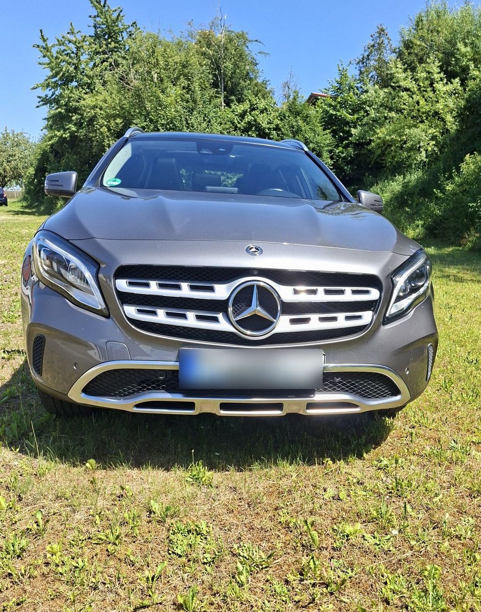 MERCEDES-BENZ Mercedes Benz GLA 200 Topzustand, Rentnerauto