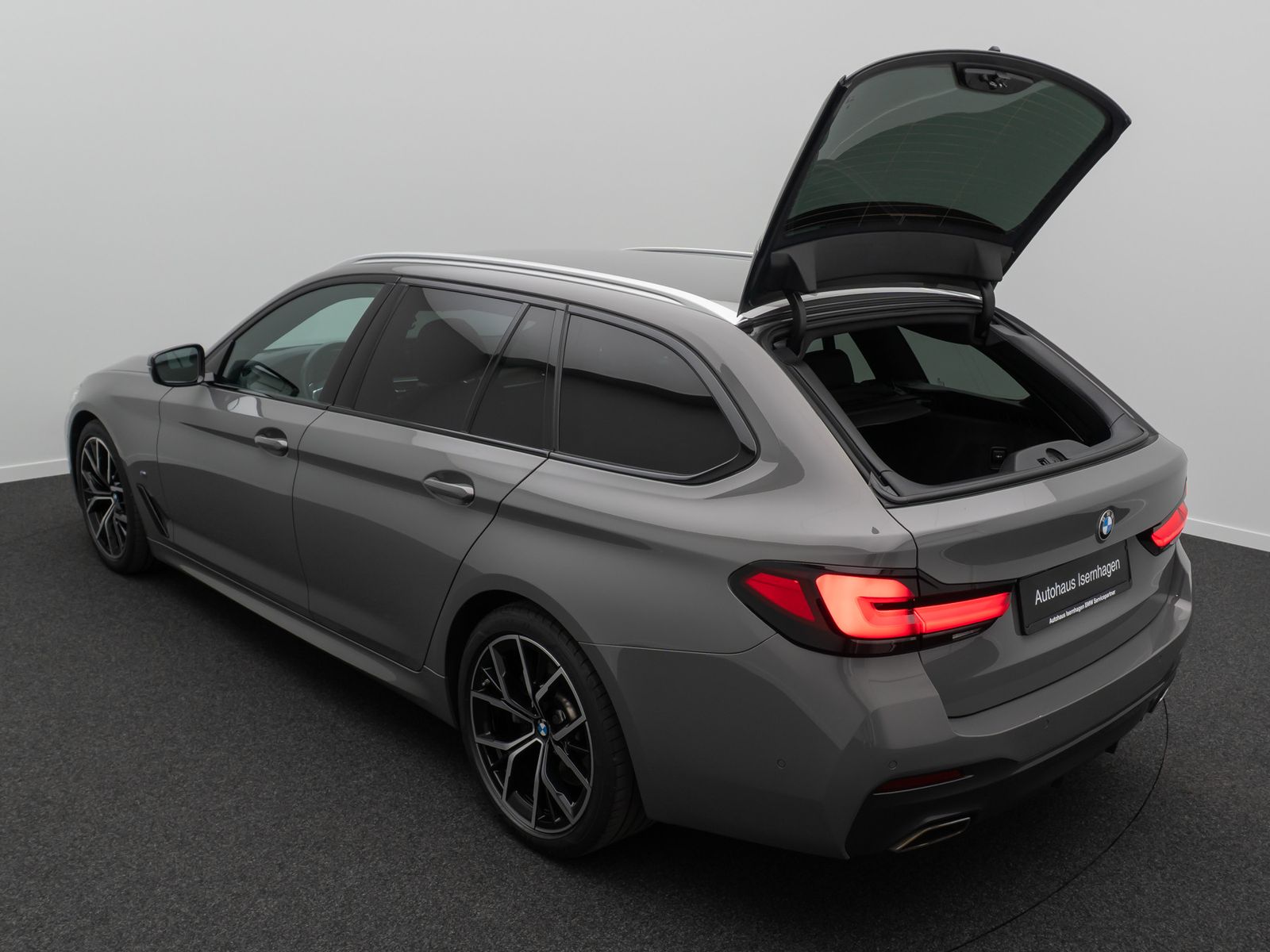 Fahrzeugabbildung BMW 540d xD M Sport Laser HUD DAB HiFi ACC Komfort