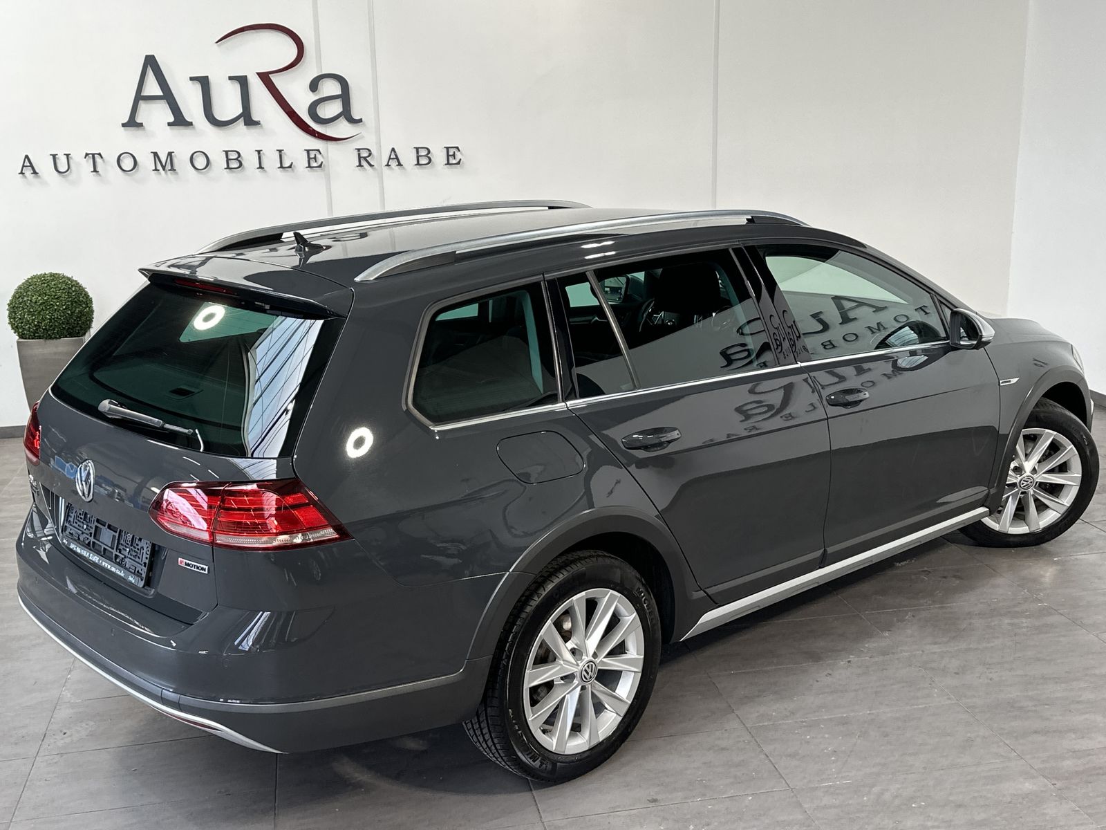 Fahrzeugabbildung Volkswagen Golf Alltrack 2.0 TDI 4M DSG NAV+LED+ACC+18ZO+PP