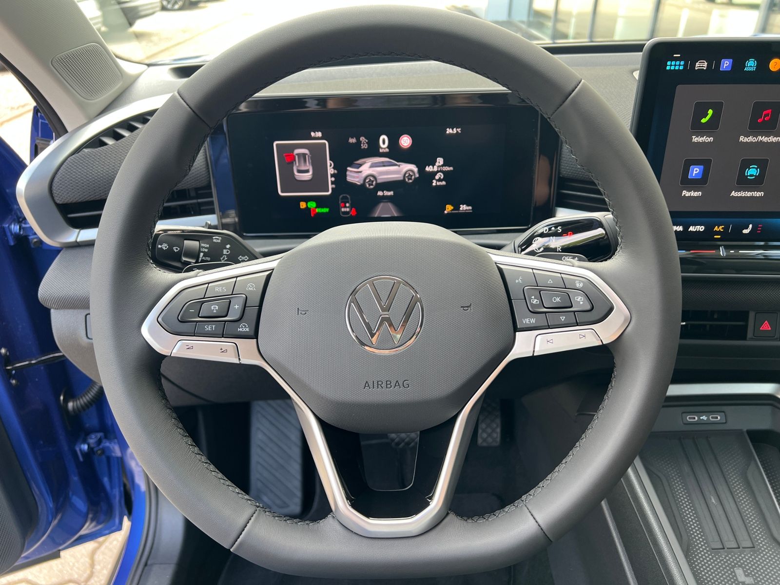 Fahrzeugabbildung Volkswagen T-Roc Life 1.5 eTSI DSG  *AHK, Ganzjahresreifen,