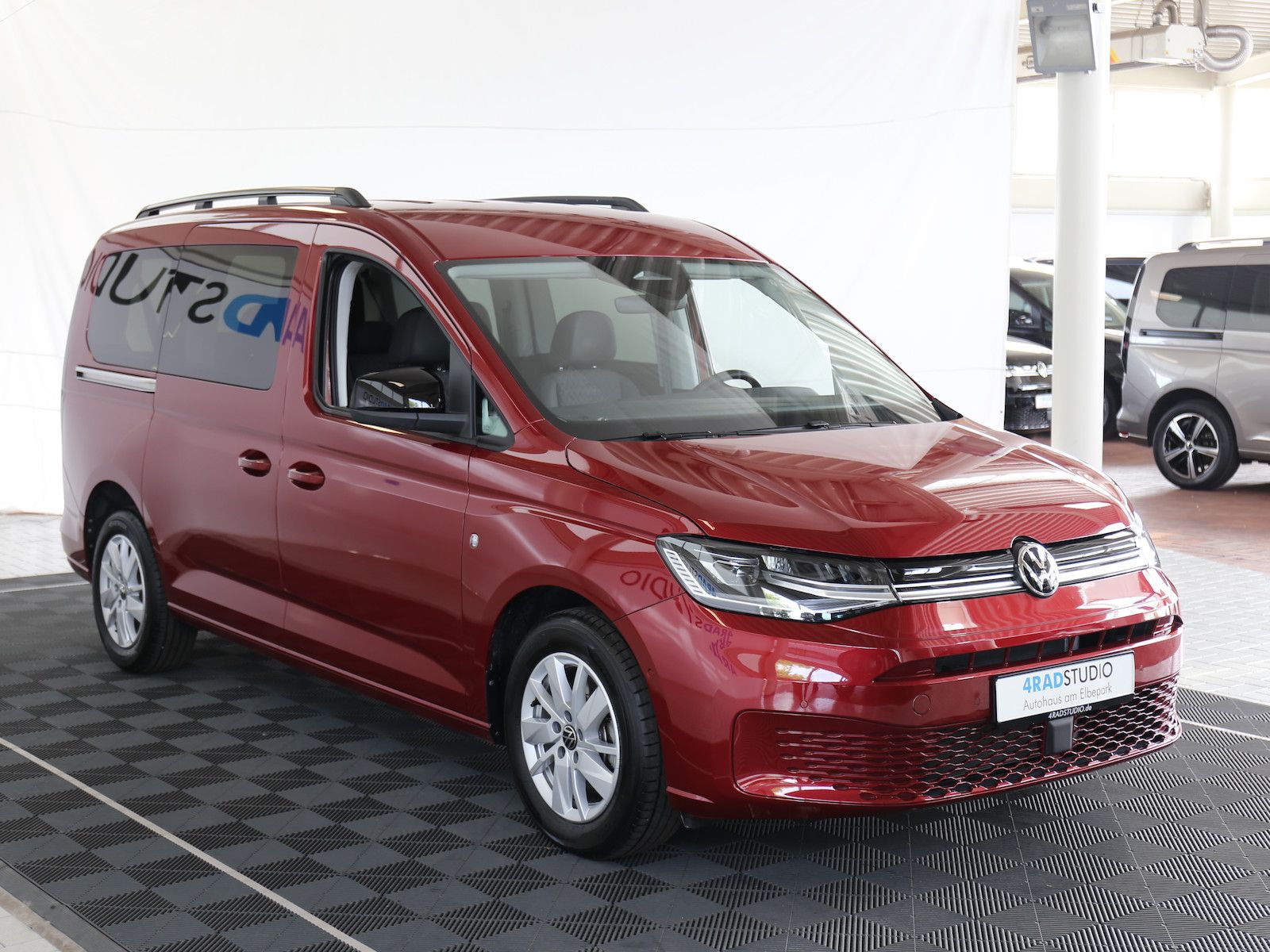 Volkswagen Caddy Maxi 2.0TDI LED NAVI KLIMA ACC 7SITZE AHK imagem 3