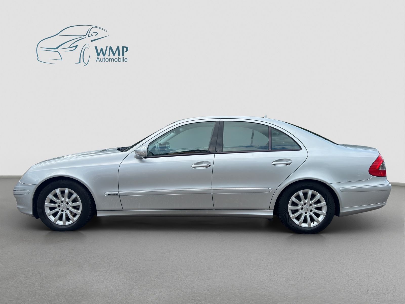 Fahrzeugabbildung Mercedes-Benz E 320 CDI Lim.  /Luftfahrwerk/Motorschaden
