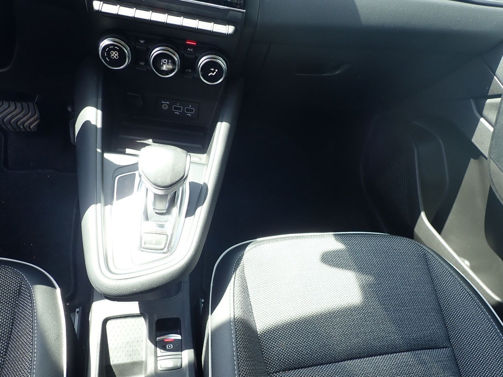 Fahrzeugabbildung Renault Captur Intens E-TECH 160 PlugIn
